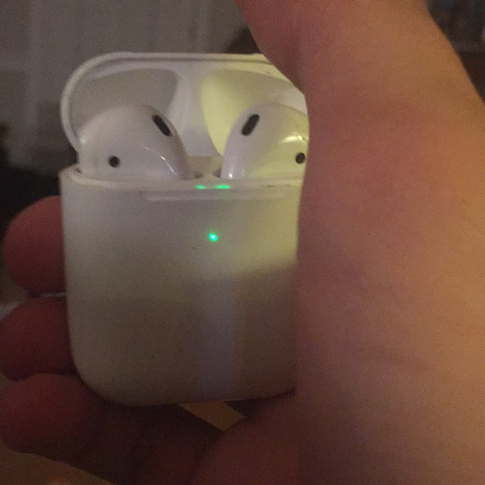 Apple AirPods 2nd gen